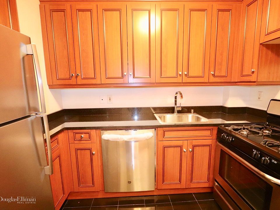 1st image of 330 W 45th St APT 4M