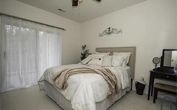 2 bed, 1137 sqft, $2,300 — Photo 2