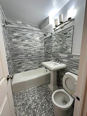 2nd image of 250 E 63rd St APT 612