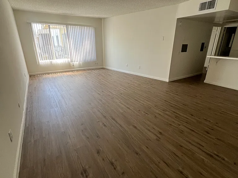 Lennox Lanai Apartments — Photo 50