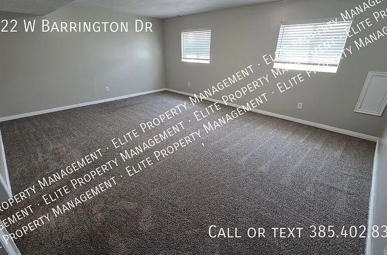 4422 W Barrington Dr — Photo 8