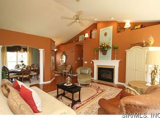 1 Augusta Ct, Maryville, IL 62062