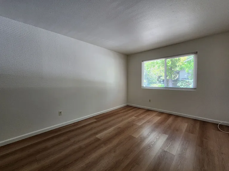 1101 Mission Blvd — Photo 12