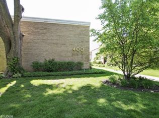 400 Park Ave APT B, Highland Park, IL 60035