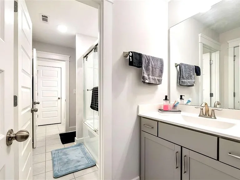 6968 Manchester Dr — Photo 48