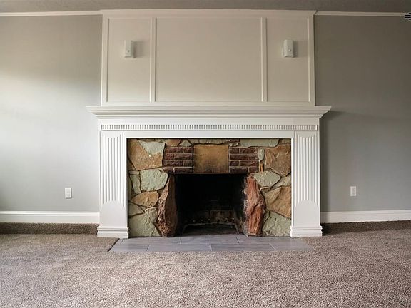 4th image of 1021 N Beta St