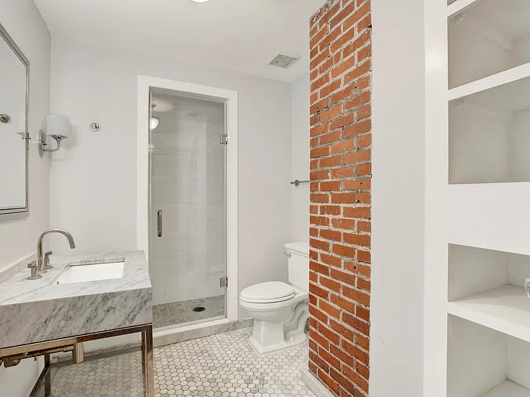 226 W Broughton St #2B — Photo 14