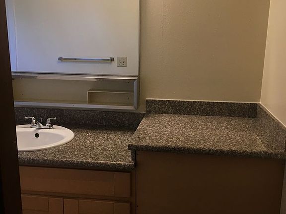 5th image of 1725 SW Barton St #305