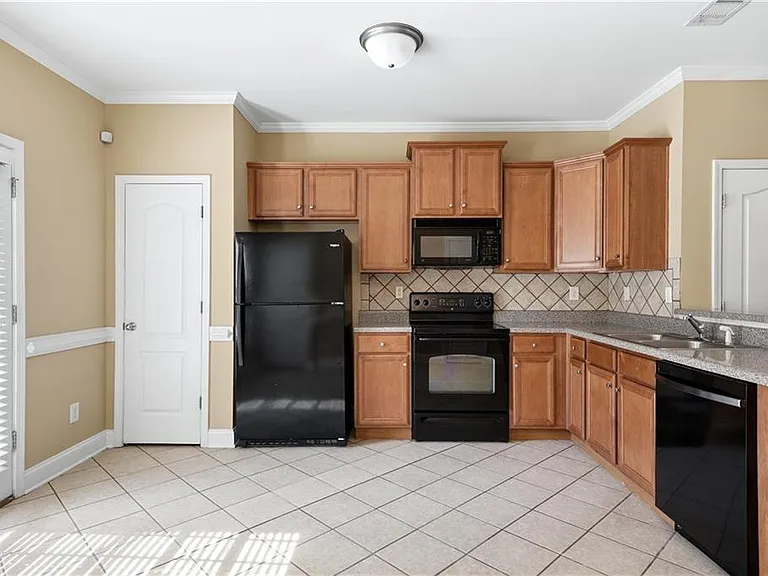 211 Oconee River Cir — Photo 9