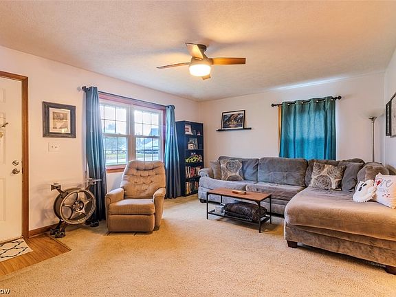 3rd image of 33917 Lawton Ave