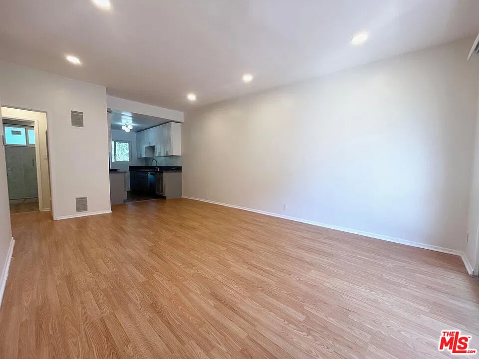 1 bed, 1.0 bath, 650 sqft, $1,950 — Photo 2