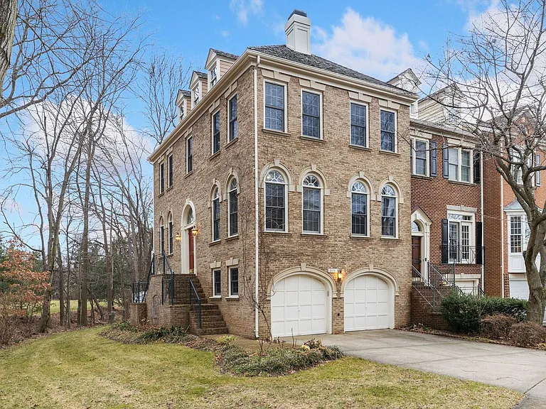 2171 Wolftrap Ct — Photo 2