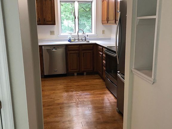 5th image of 17 Marian Ct #B