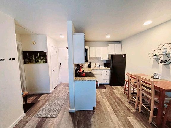 5th image of 1940 Prospector Ave #30