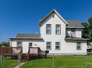 2301 Queen St, Dubuque, IA 52001