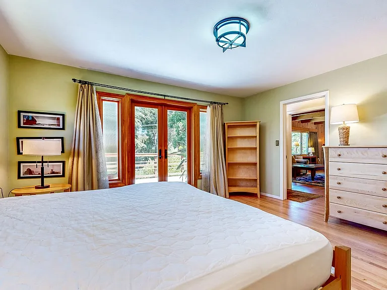 4560 Sullivan Ct — Photo 49