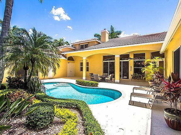 3rd image of 2543 Montclaire Cir