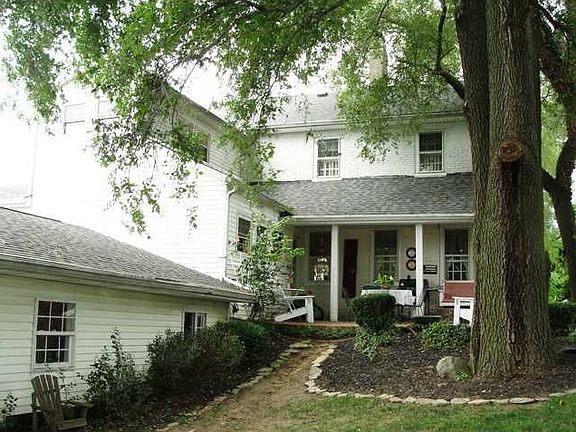 4th image of 4321 East Dr