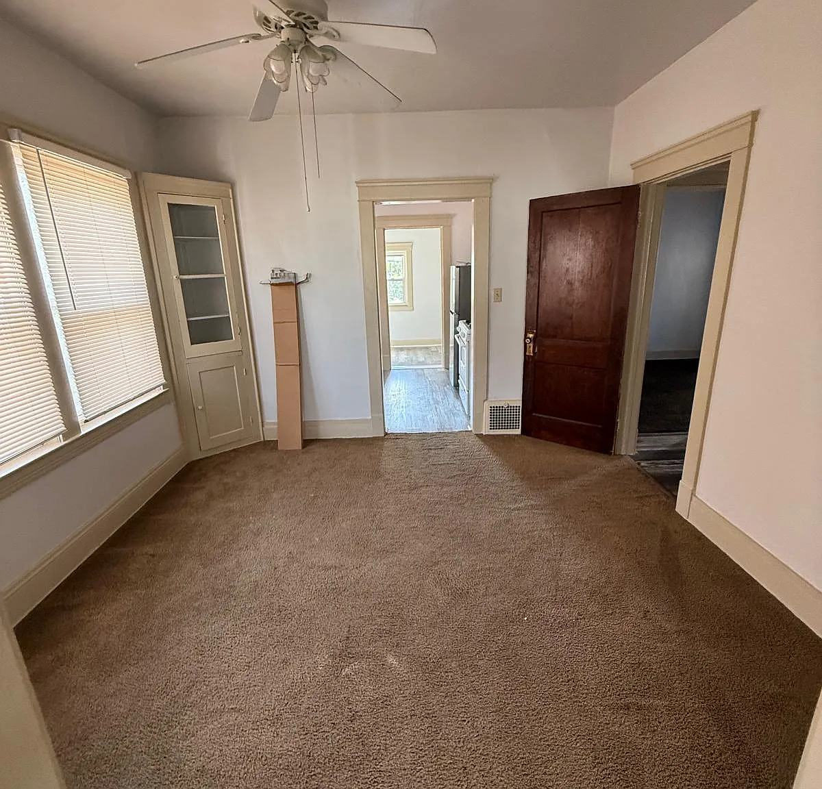 2 bed, 948 sqft, $995 — Photo 2