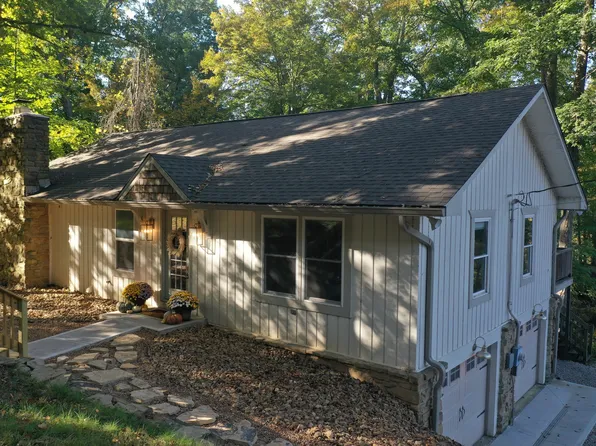 7736 S Indian Ridge Dr, Trafalgar, IN 46181