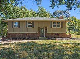 233 N 134th St, Bonner Springs, KS 66012