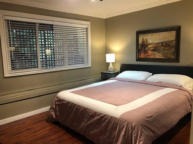 West Vancouver Apartment for rent - 2 Bedrooms — photo 10