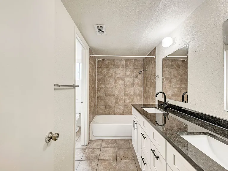 3102 Cedar St — Photo 7