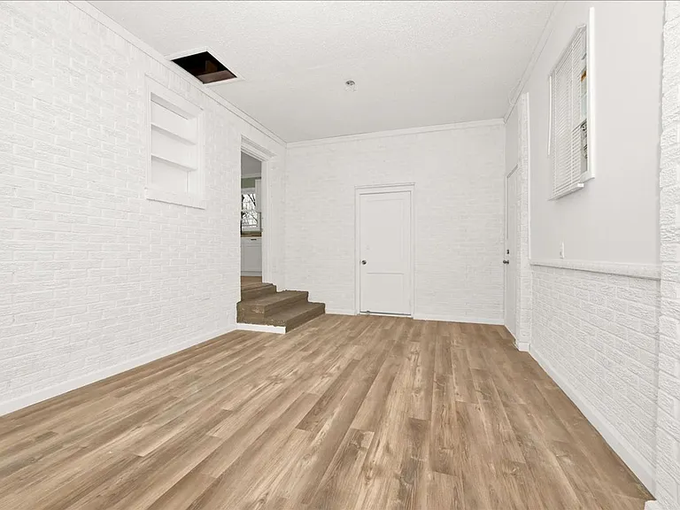 216 13th Ave SW — Photo 13