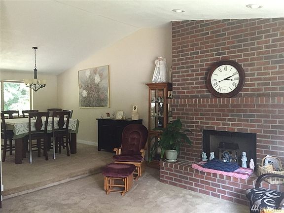 3rd image of 2003 Manorwood Dr