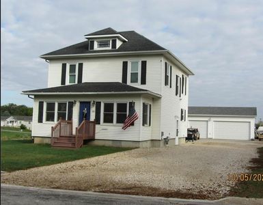 301 E Ave, Grundy center, IA, 50638