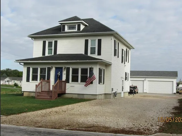 301 E Ave, Grundy Center, IA 50638