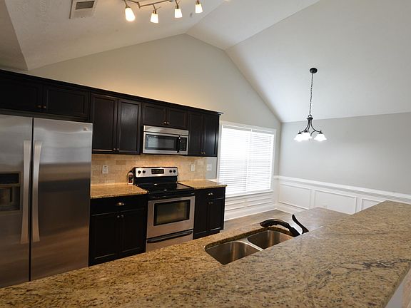 3rd image of 3613 Penrith Dr