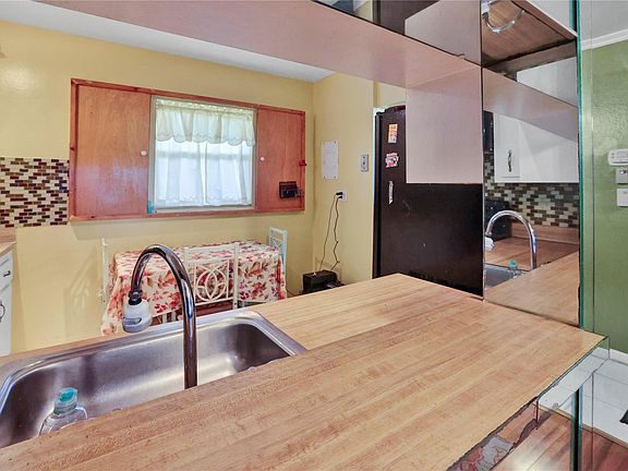 5th image of 2800 Somerset Drive #418j