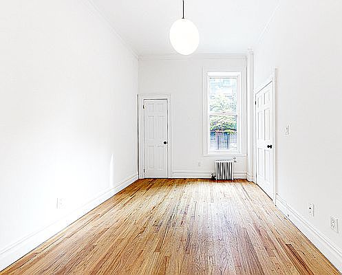 5th image of 632 Throop Ave #1AA