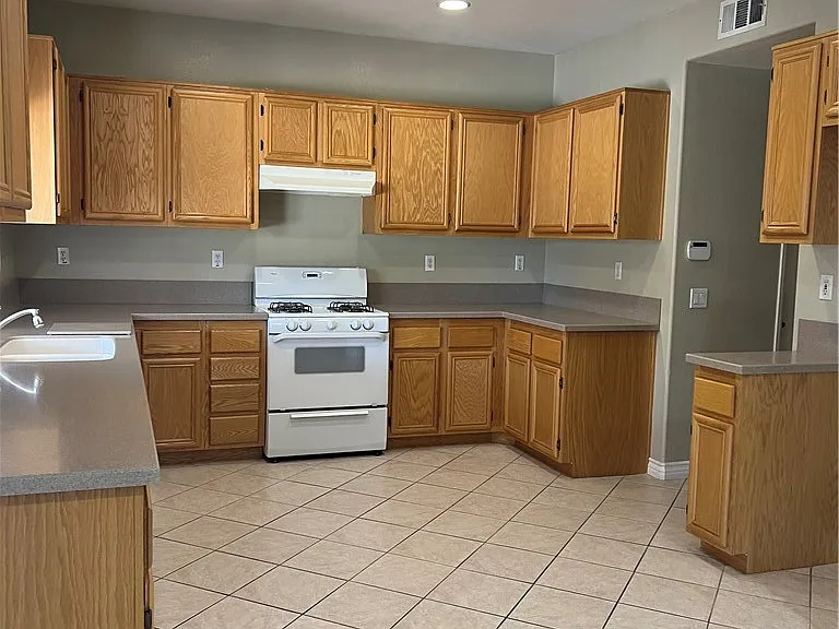 13991 Silver Creek Way — Photo 10