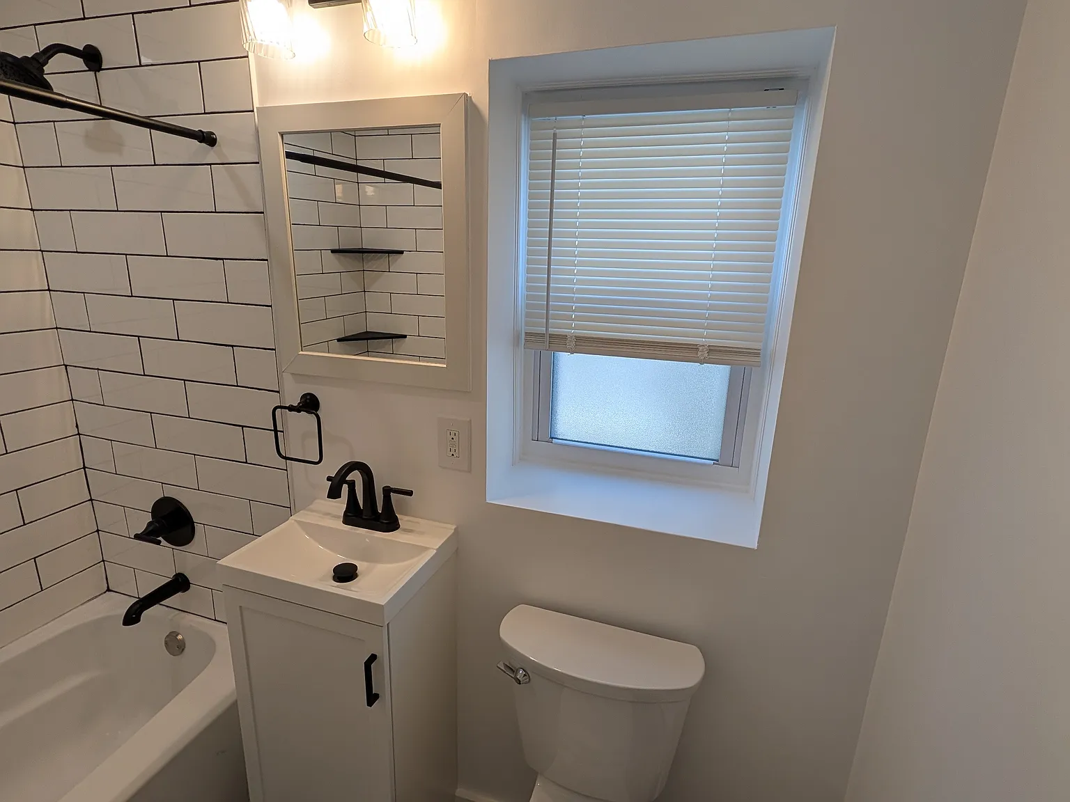 1 bed, 1.0 bath, 693 sqft, $1,650 — Photo 3