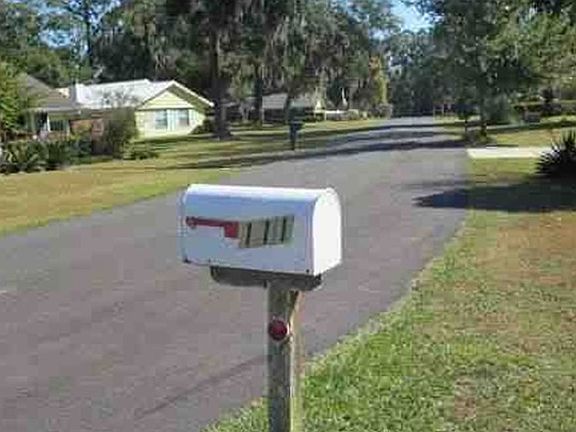 Exterior Neighborhood (street photo)