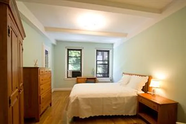 Rented by Douglas Elliman | media 23