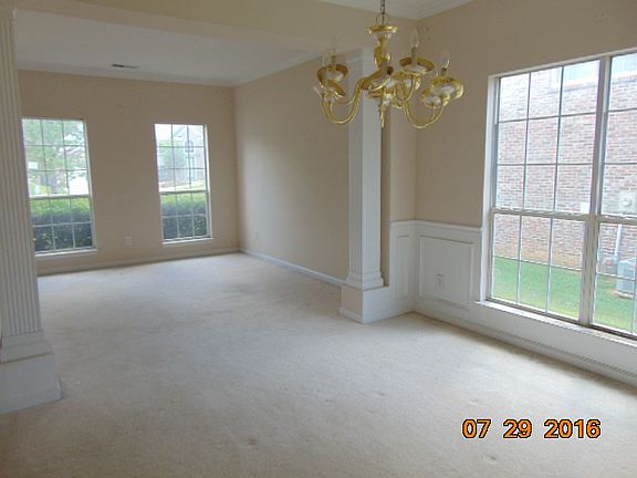 3rd image of 1510 Deer Valley Dr