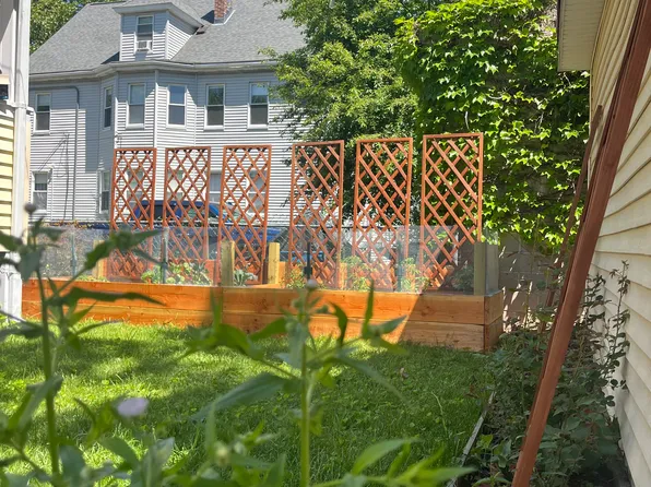 50 Melendy Ave #1, Watertown, MA 02472