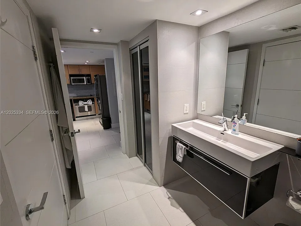 2101 Brickell Ave #1104