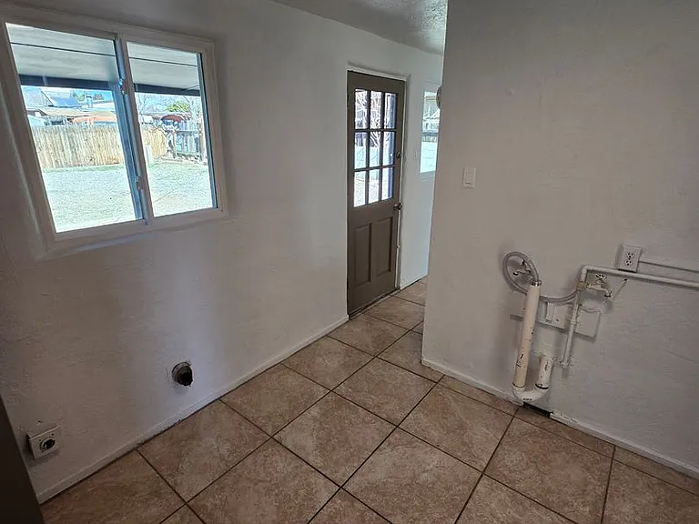 4811 Comanche Rd NE — Photo 32