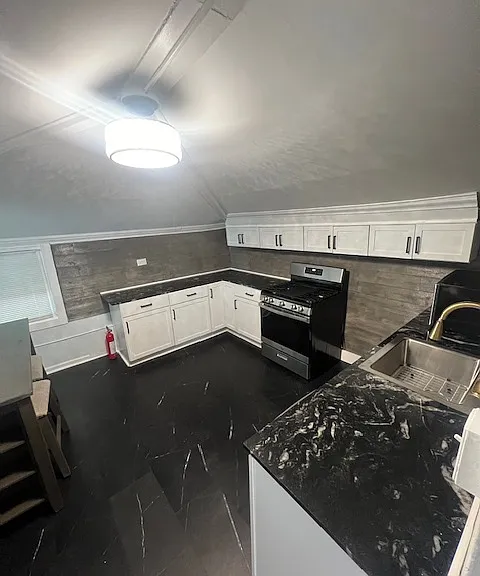 1211 Madison St #2 — Photo 9