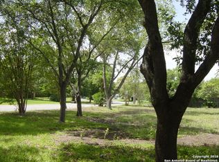 101 Lyman Dr, Terrell Hills, TX 78209