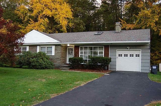 1st image of 301 Moonlight Dr