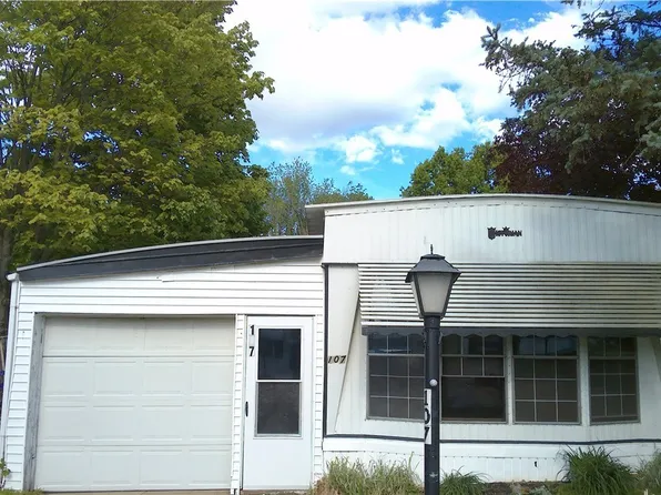 107 Thomas Blvd NW, Massillon, OH 44647