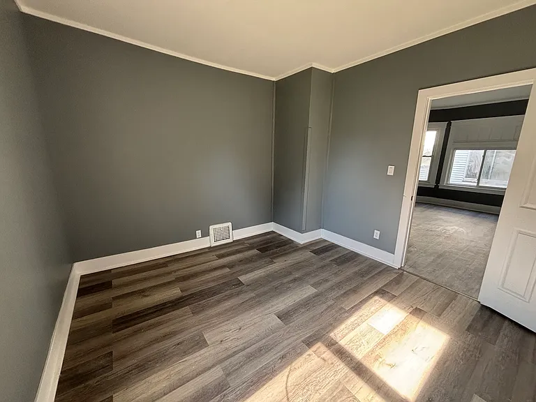 250 E Auburndale Ave — Photo 3