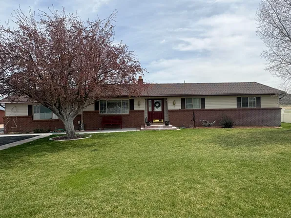 619 S 125 E, Panguitch, UT 84759