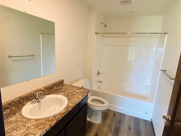 3425 Logan Dr #7 — Photo 9