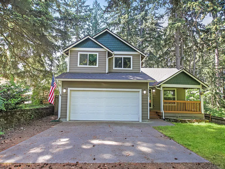 22335 Glenview Ct SE — Photo 1